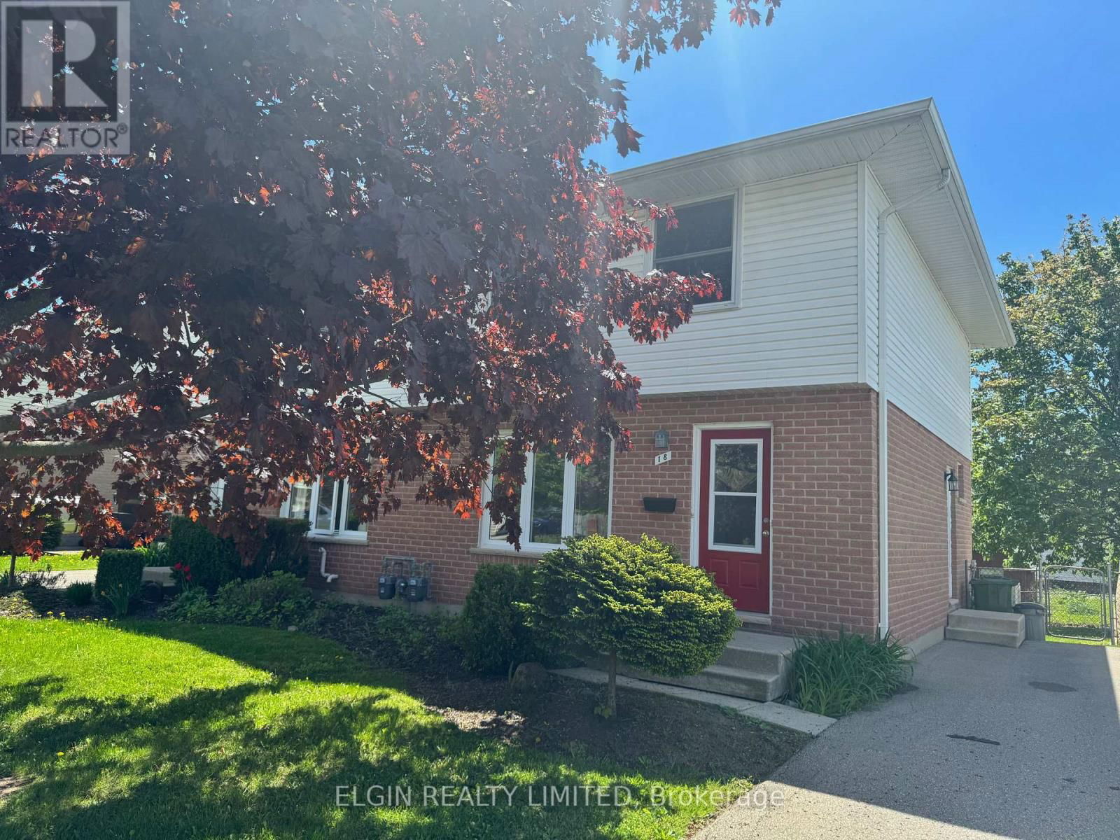 18 VANIER PLACE Image 33