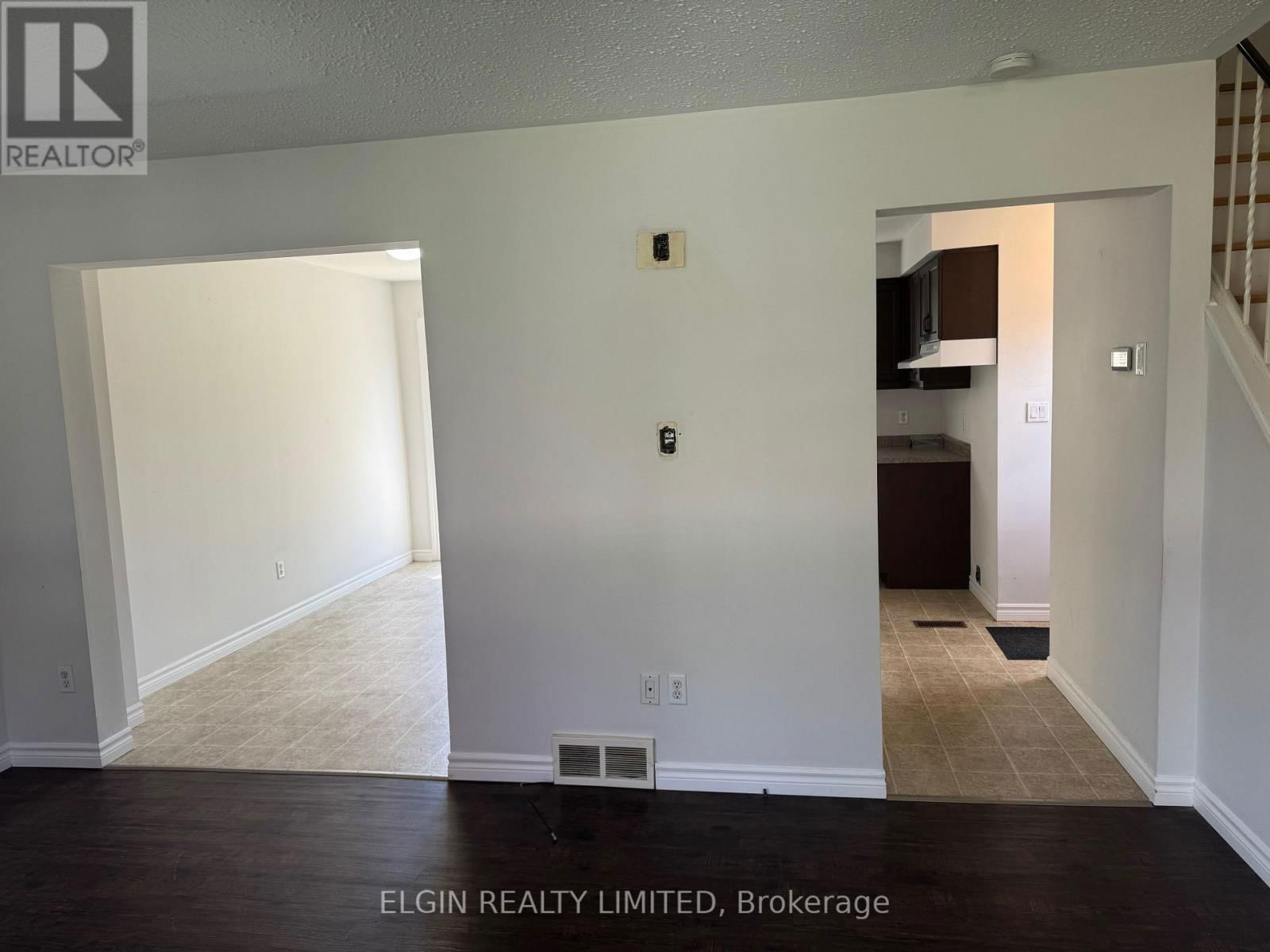 18 VANIER PLACE Image 7