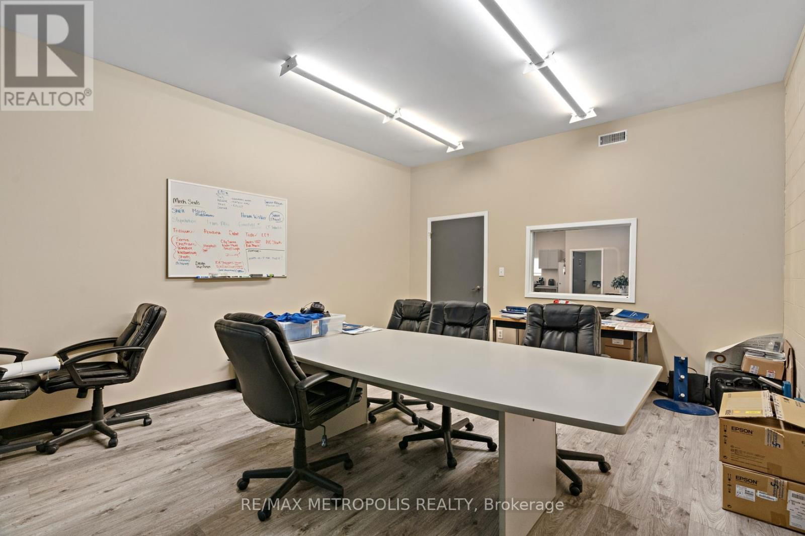 281 CAMPBELL STREET Image 11
