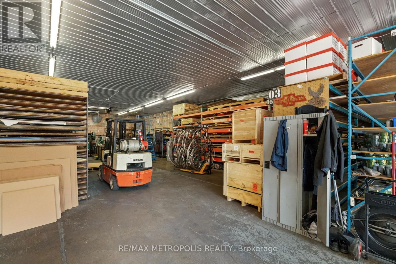 281 CAMPBELL STREET Image 18