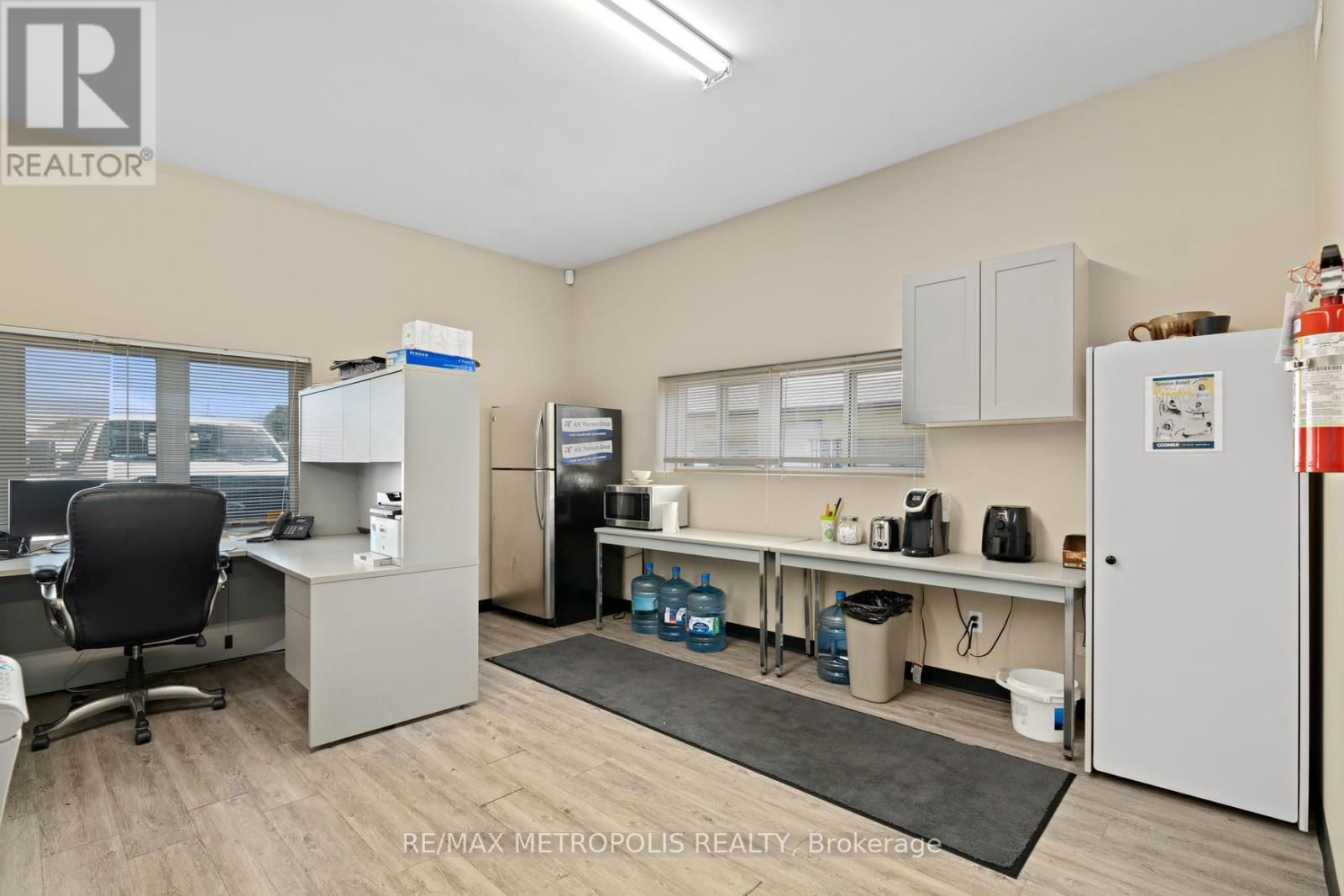 281 CAMPBELL STREET Image 5