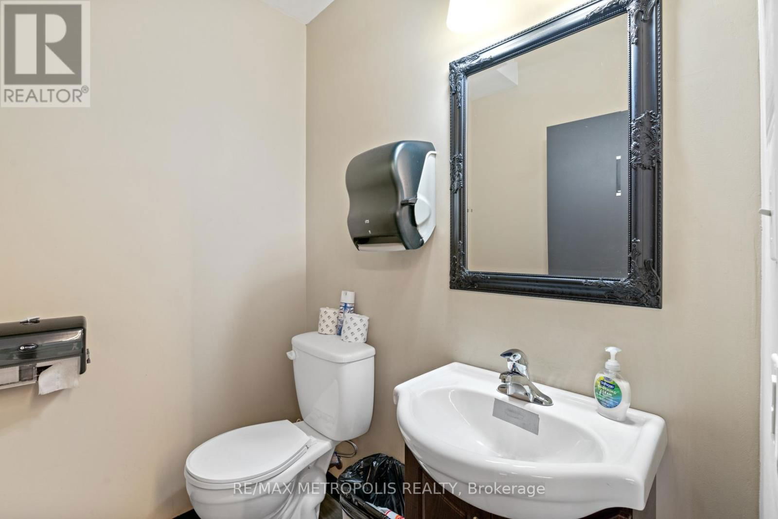 281 CAMPBELL STREET Image 7