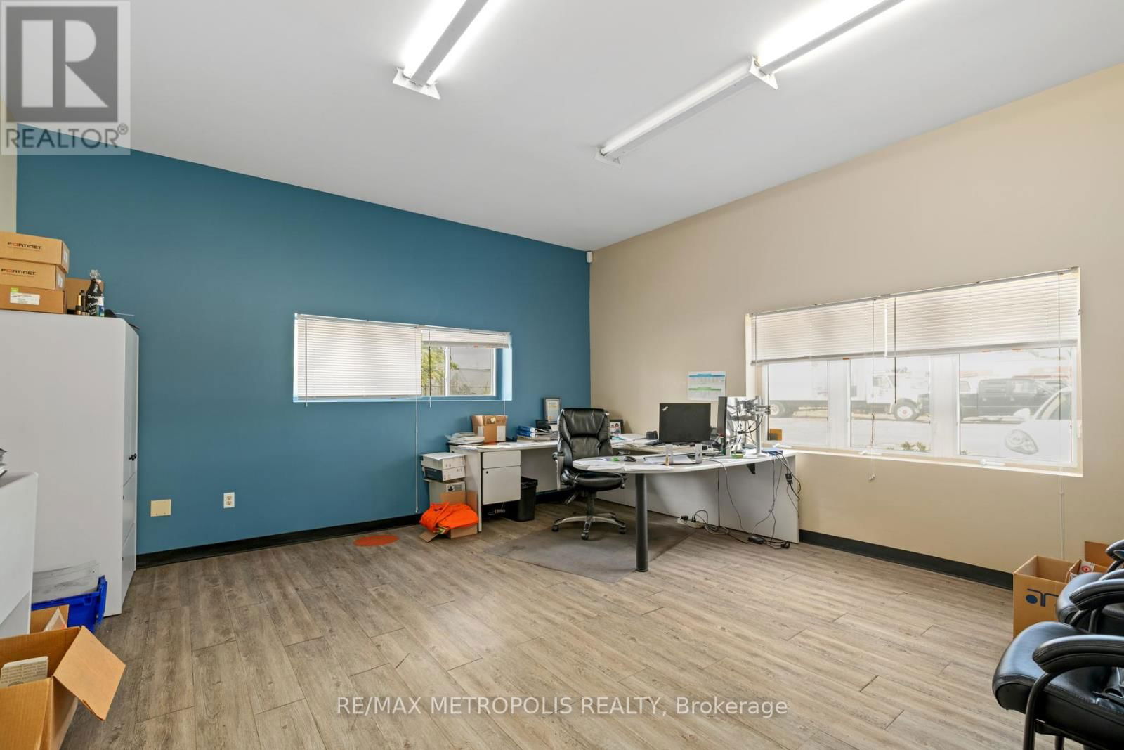 281 CAMPBELL STREET Image 8