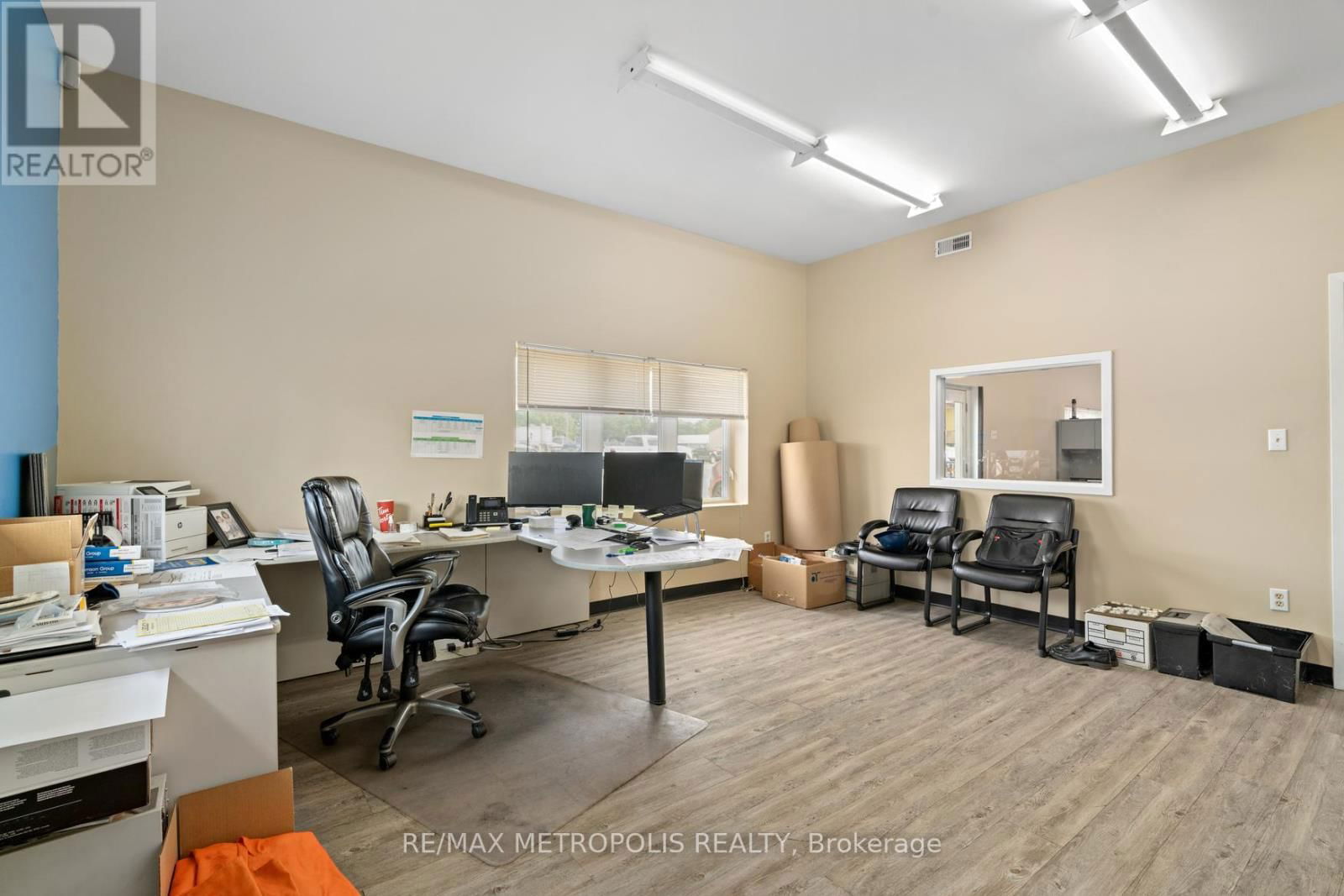281 CAMPBELL STREET Image 9