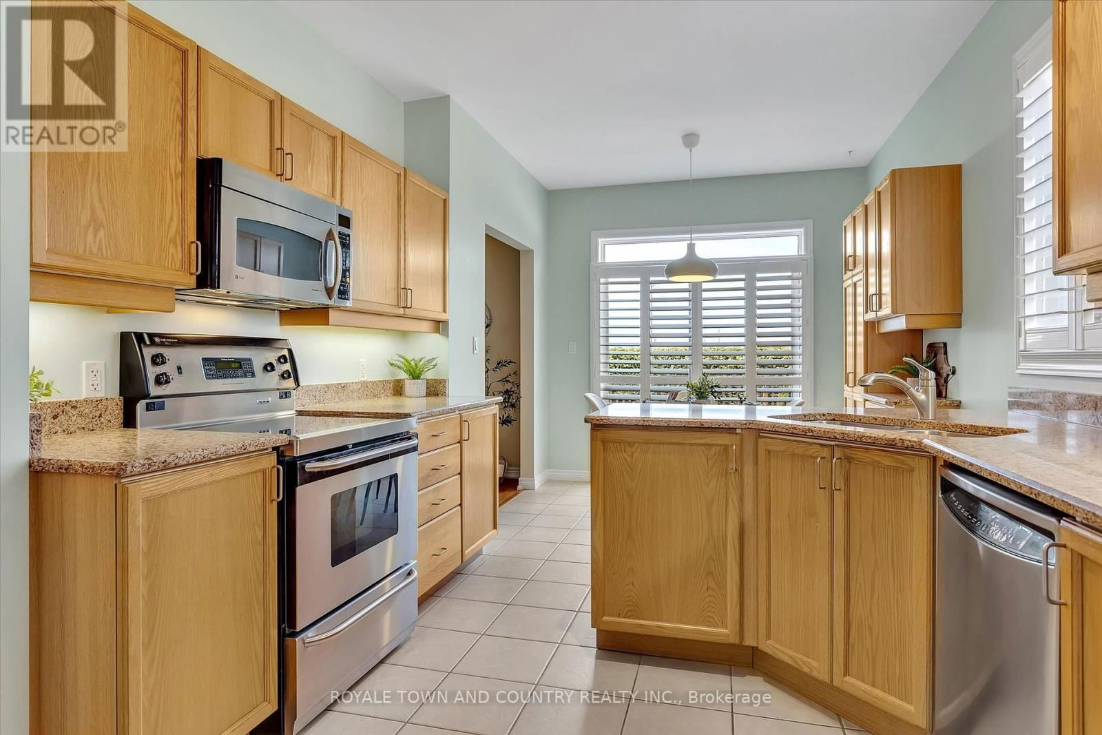 25 SYLVESTER DRIVE Image 12