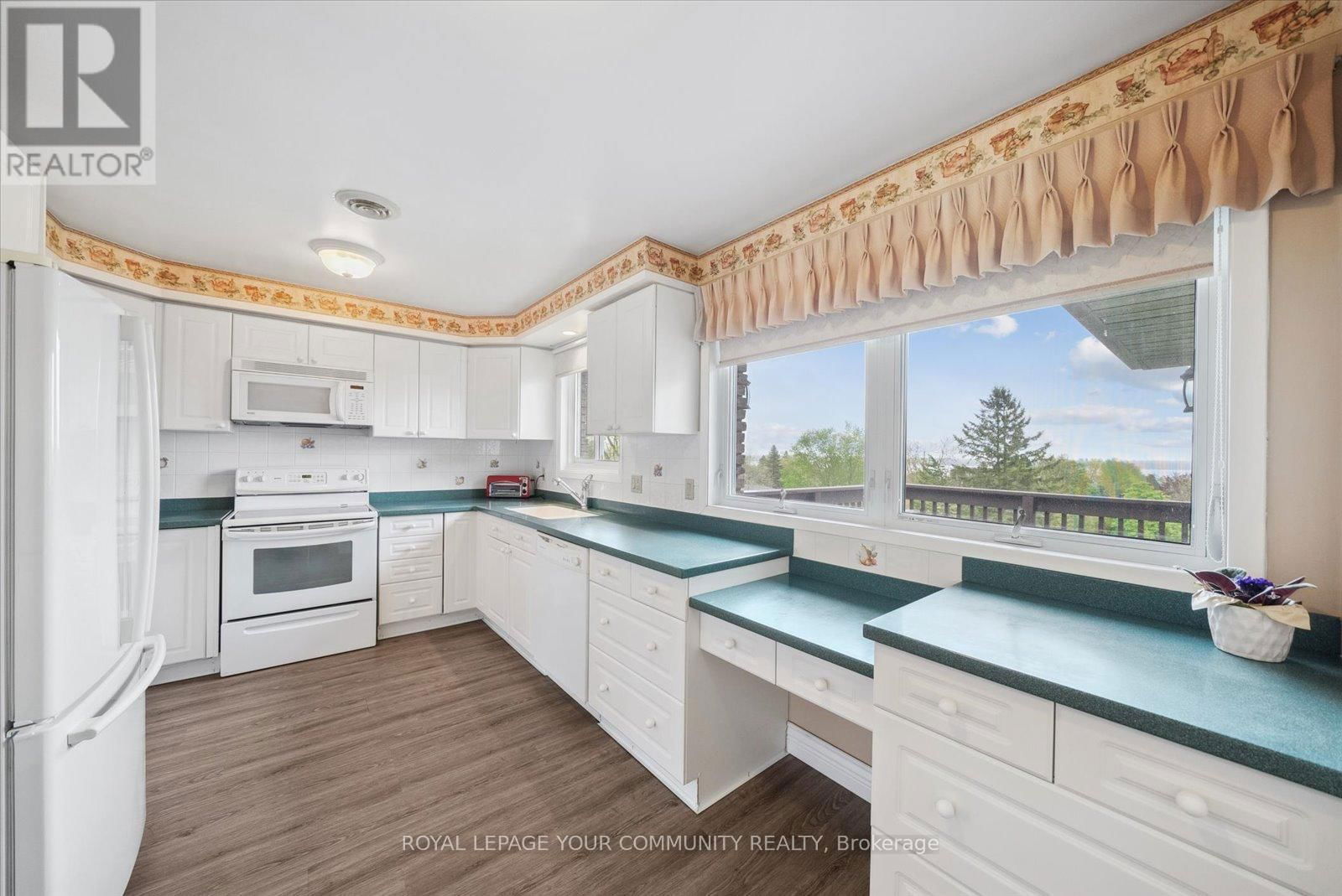 381 COUNTRY CLUB CIRCLE Image 13
