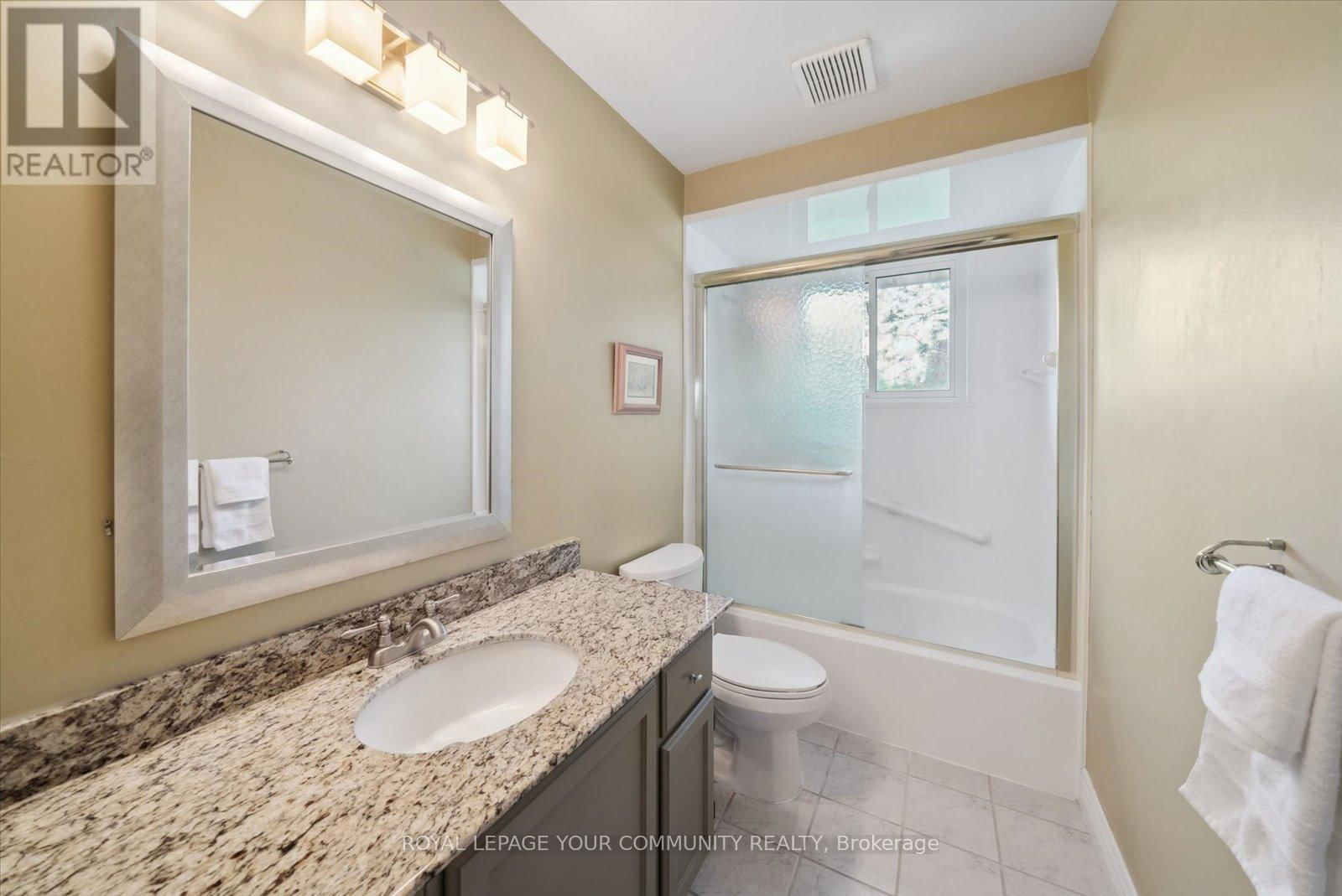 381 COUNTRY CLUB CIRCLE Image 18