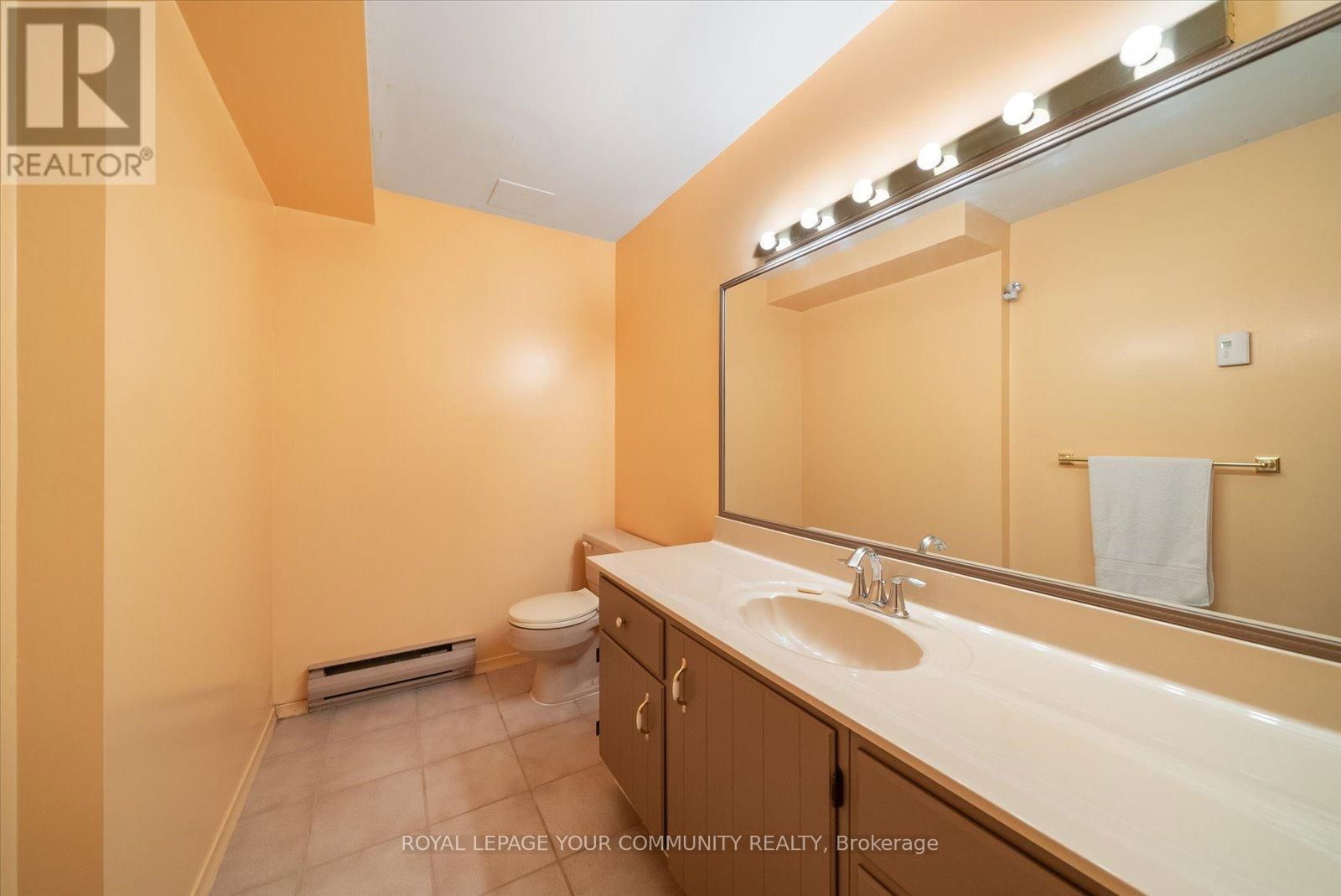 381 COUNTRY CLUB CIRCLE Image 24