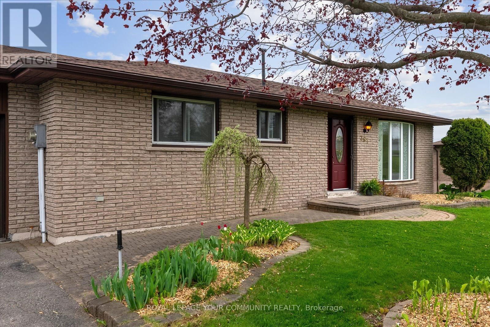 381 COUNTRY CLUB CIRCLE Image 3