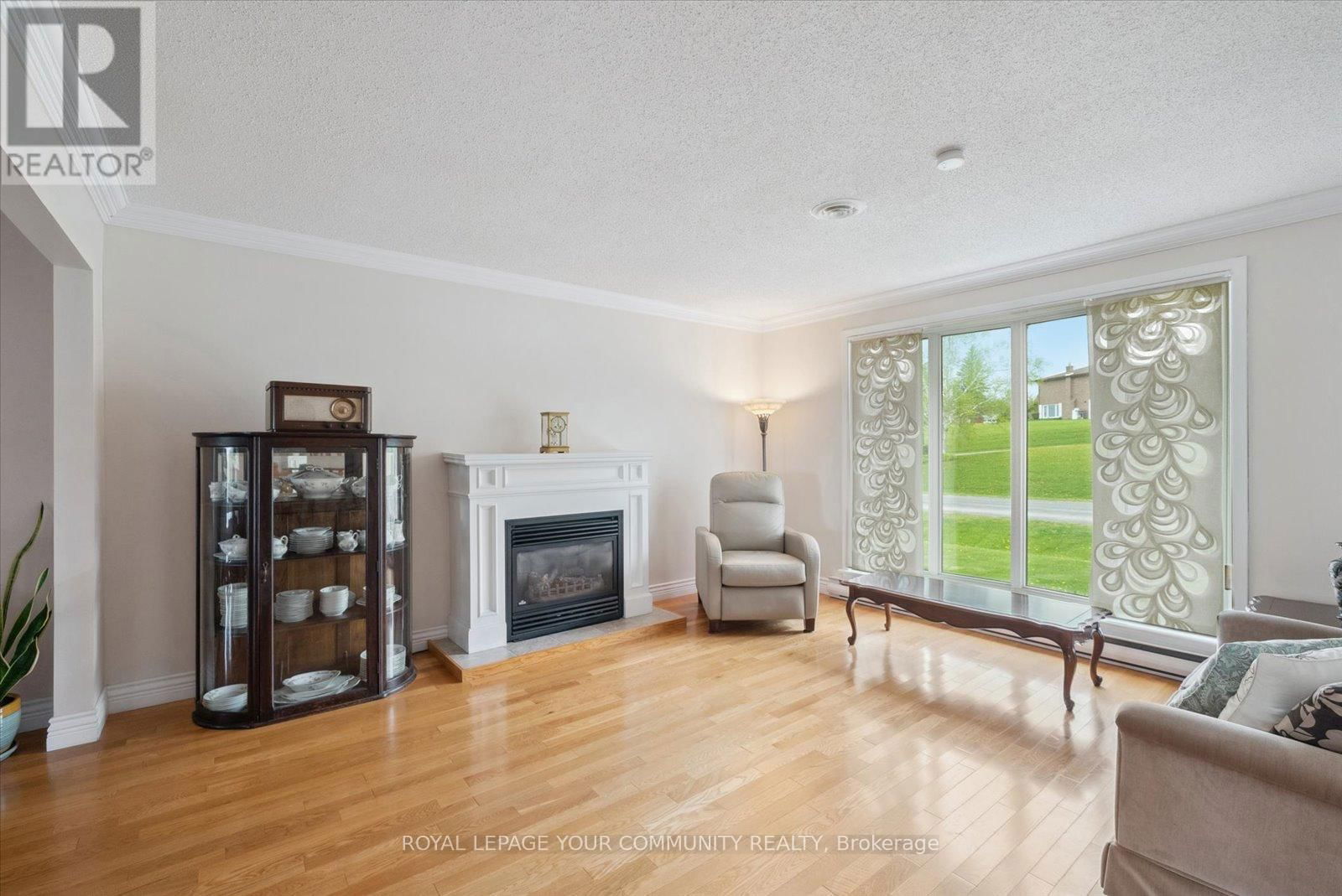 381 COUNTRY CLUB CIRCLE Image 6