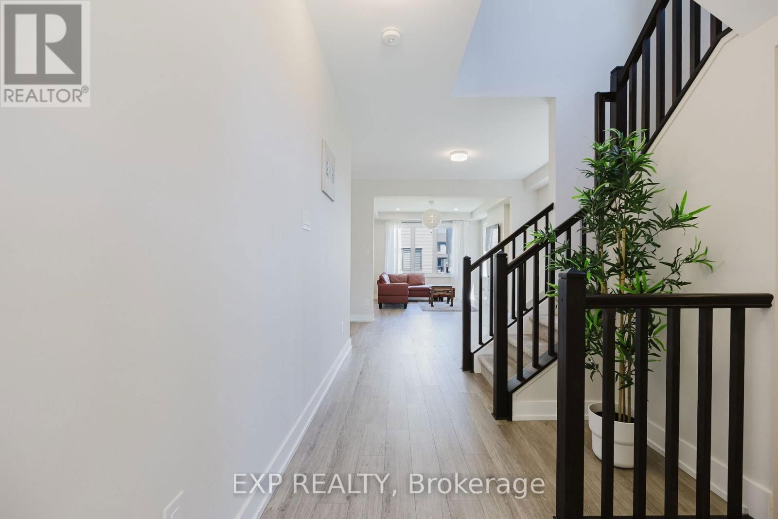 288 BILLRIAN CRESCENT Image 2