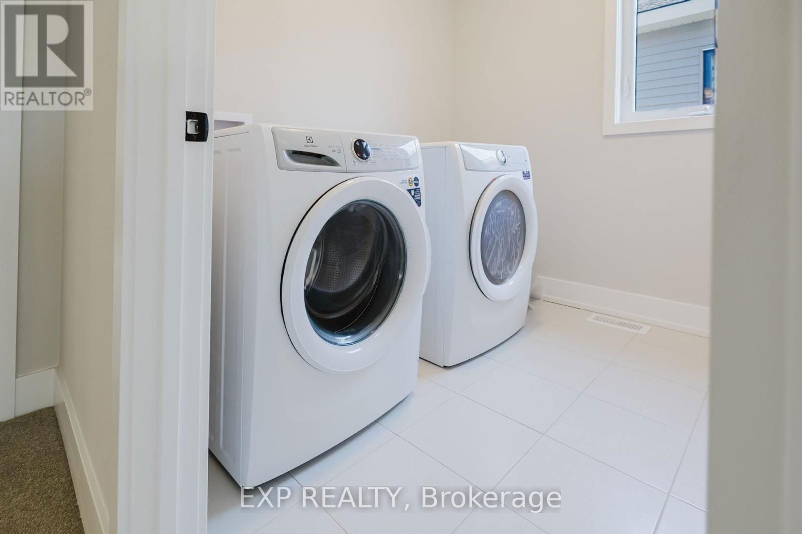 288 BILLRIAN CRESCENT Image 20