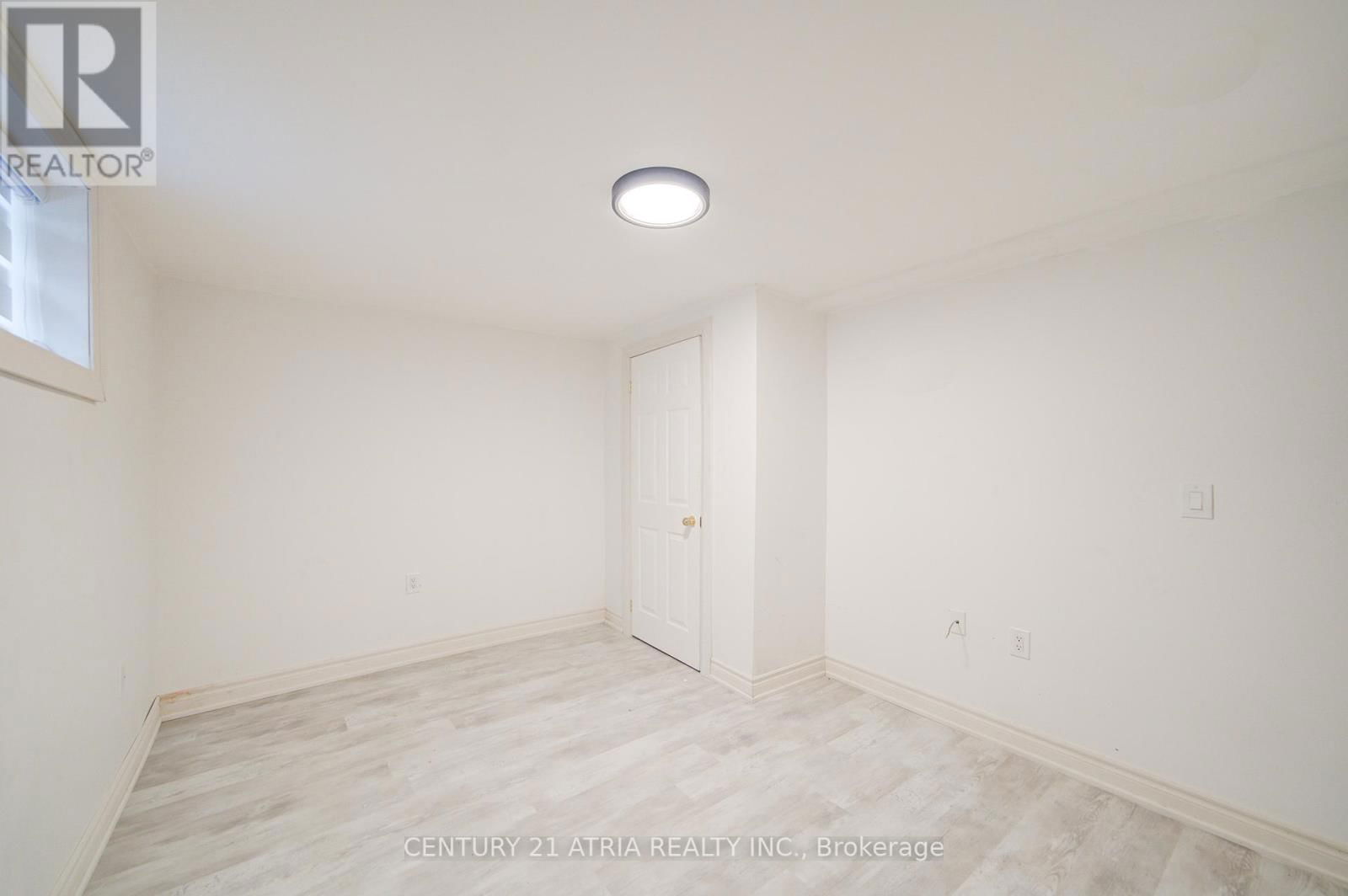 36 GREAT OAK STREET Image 24