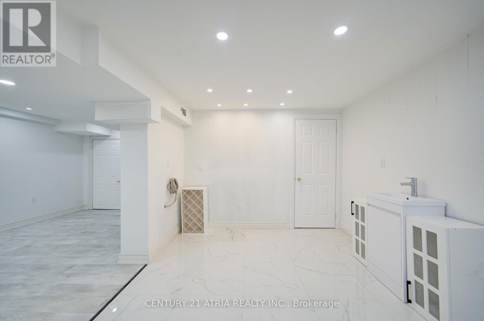 36 GREAT OAK STREET Image 37