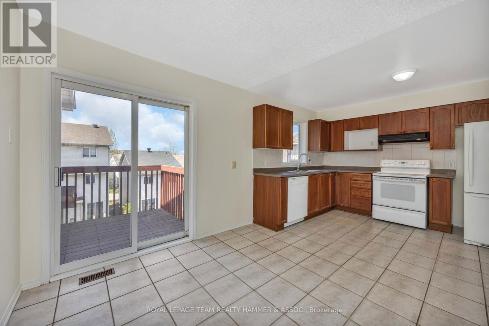 573 NEIGHBOURHOOD WAY Image 12
