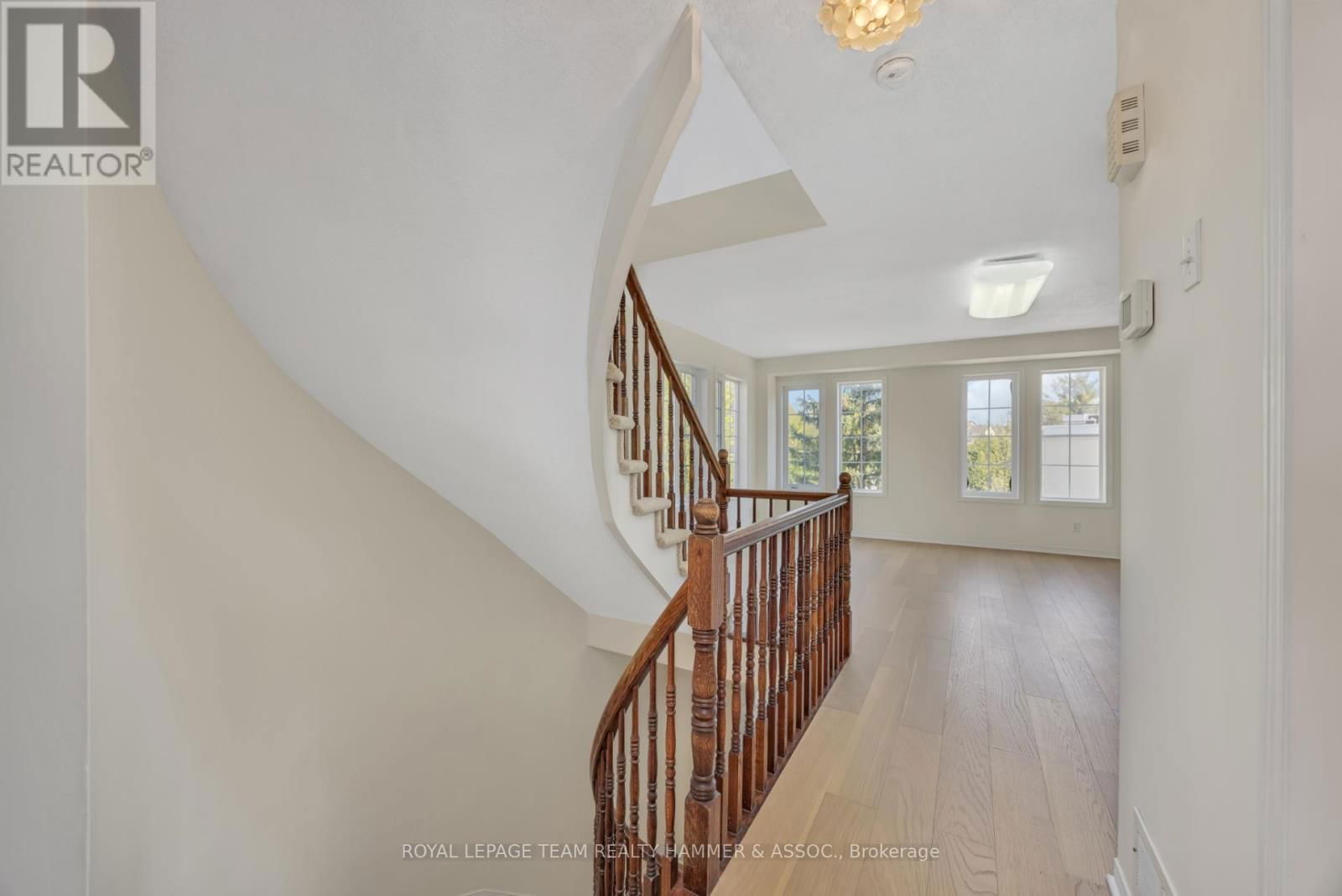 573 NEIGHBOURHOOD WAY Image 9