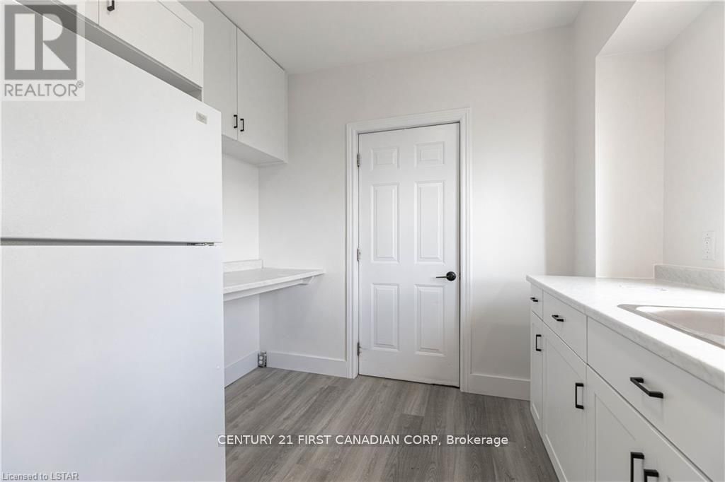 420 EGERTON STREET Image 10