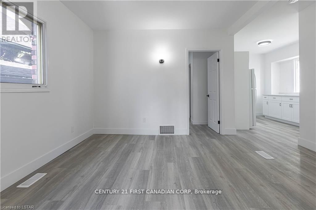 420 EGERTON STREET Image 12