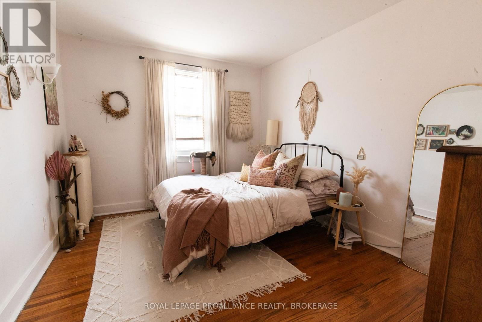 512-514 MACDONNELL STREET Image 24