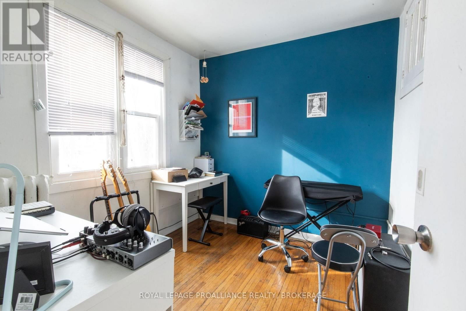 512-514 MACDONNELL STREET Image 32