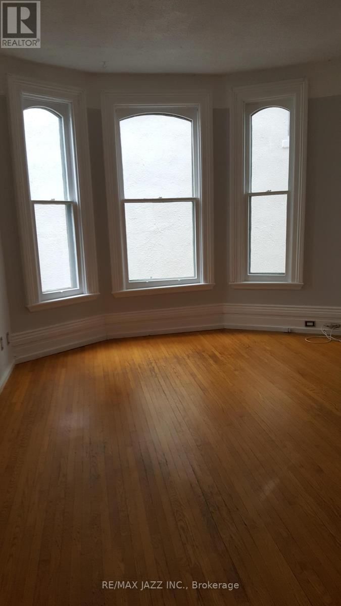 29 KING STREET EAST Image 11
