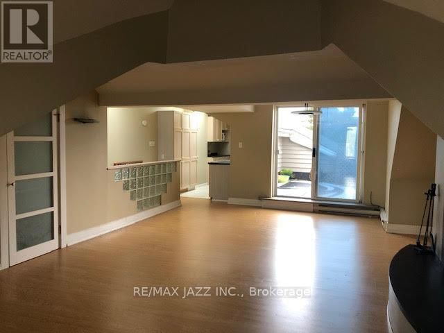 29 KING STREET EAST Image 16