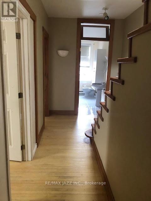 29 KING STREET EAST Image 24