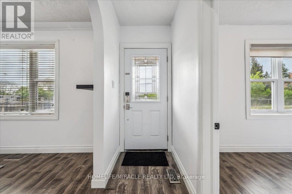 570 VICTORIA STREET SOUTH Image 10