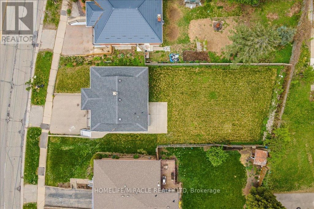 570 VICTORIA STREET SOUTH Image 3