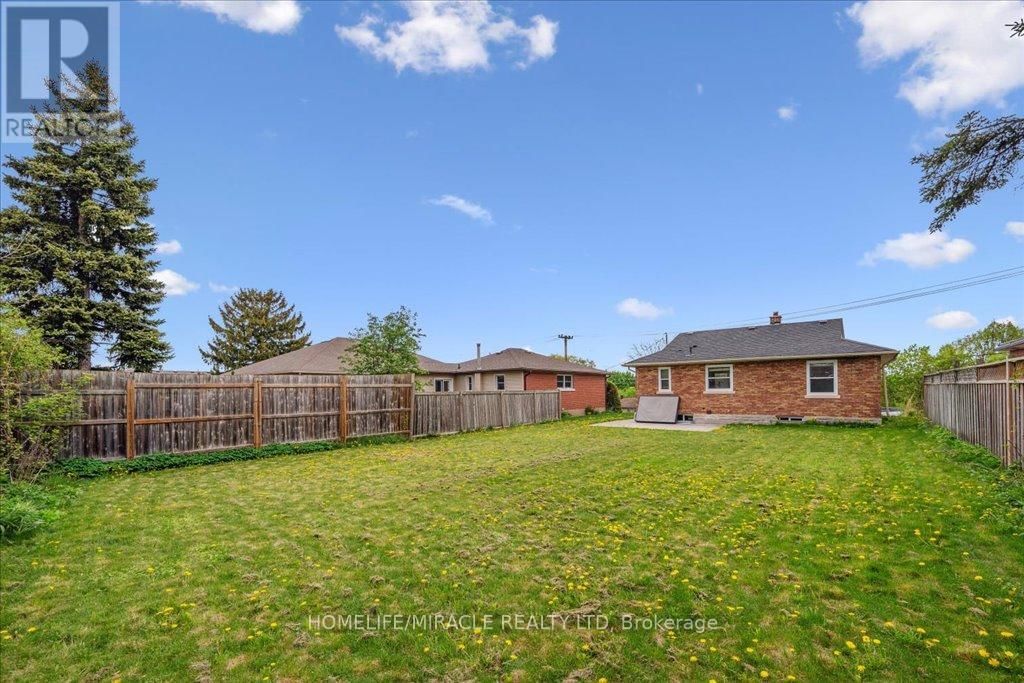 570 VICTORIA STREET SOUTH Image 32