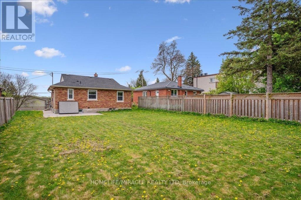 570 VICTORIA STREET SOUTH Image 33