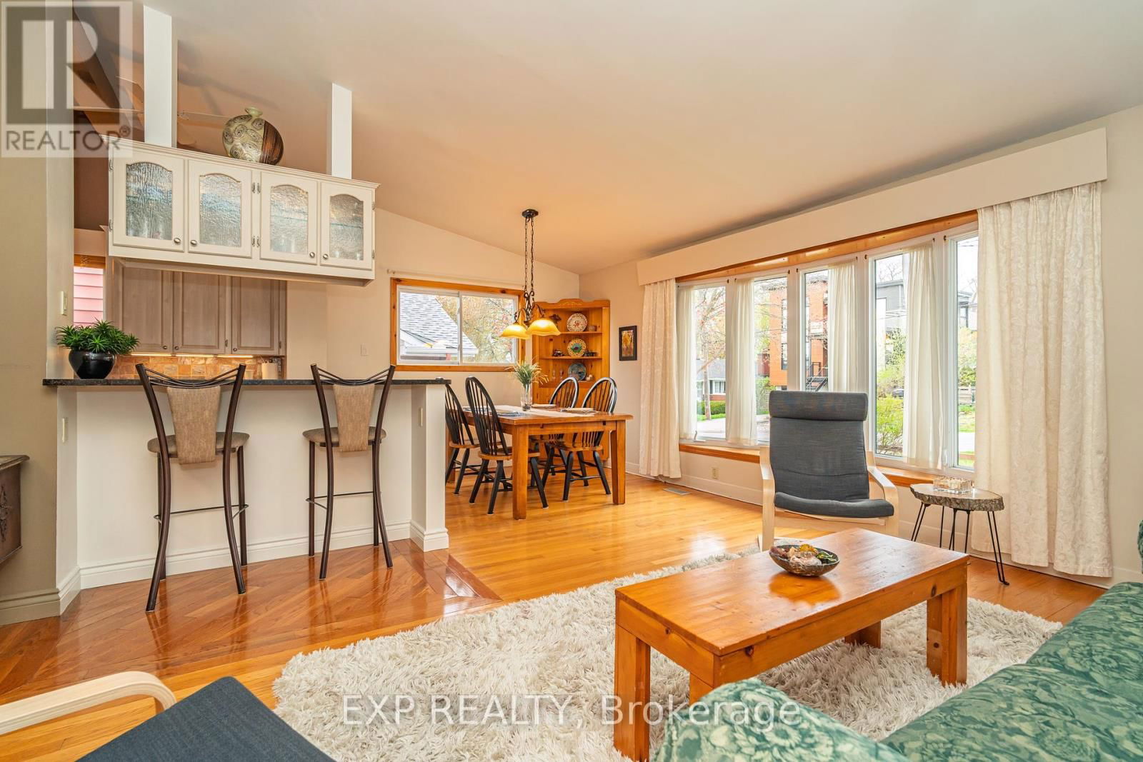 220 ANCASTER AVENUE Image 10
