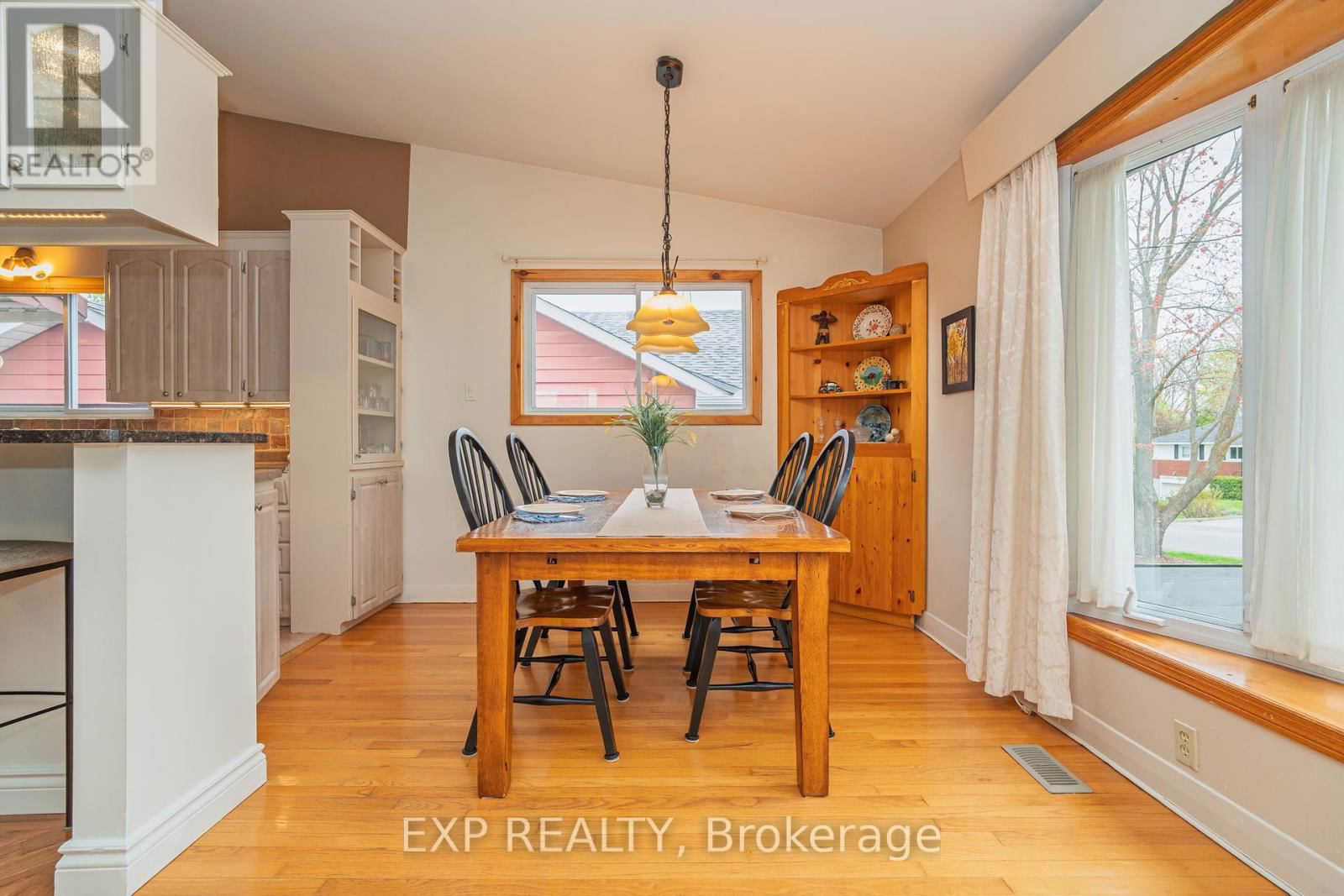 220 ANCASTER AVENUE Image 11