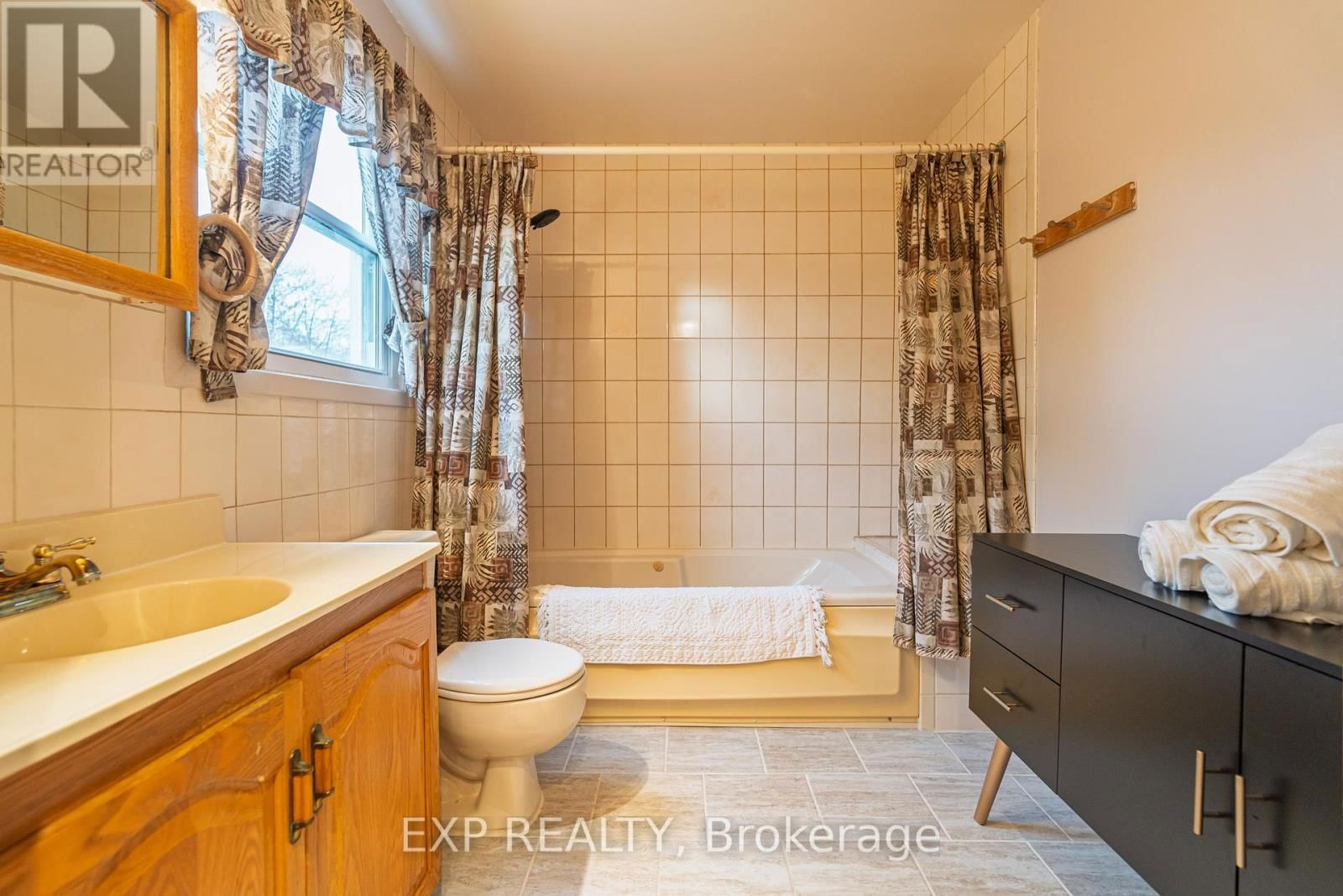 220 ANCASTER AVENUE Image 17