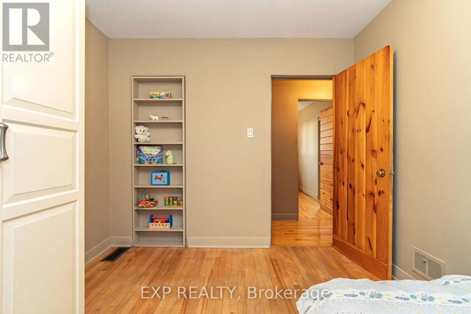 220 ANCASTER AVENUE Image 24