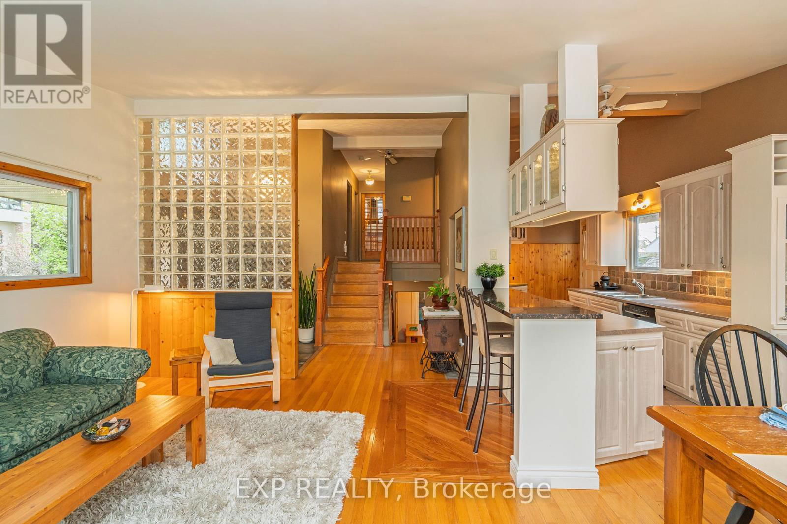 220 ANCASTER AVENUE Image 5