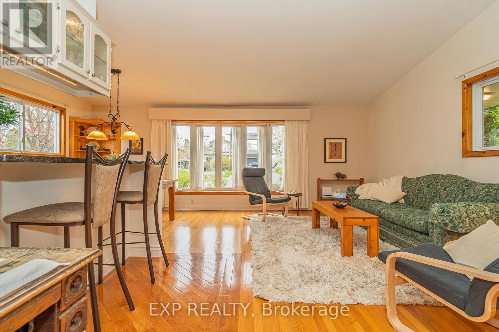 220 ANCASTER AVENUE Image 6