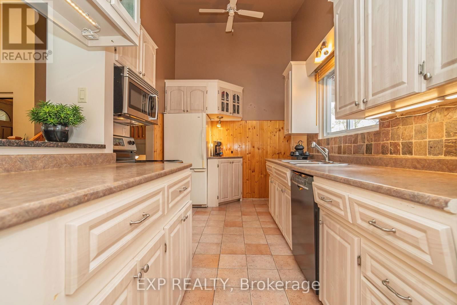 220 ANCASTER AVENUE Image 7