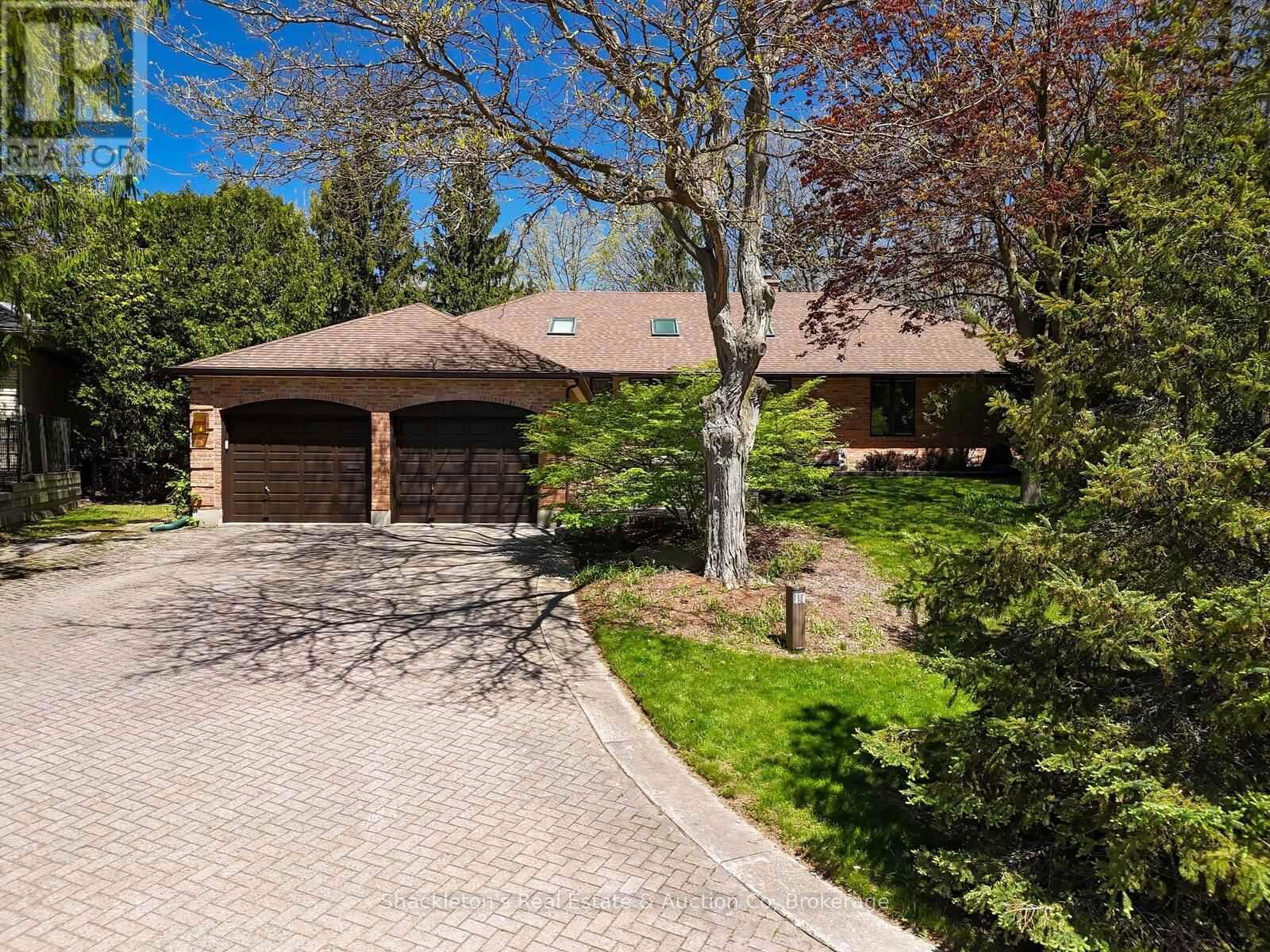 258 WINDERMERE COURT EAST Image 1