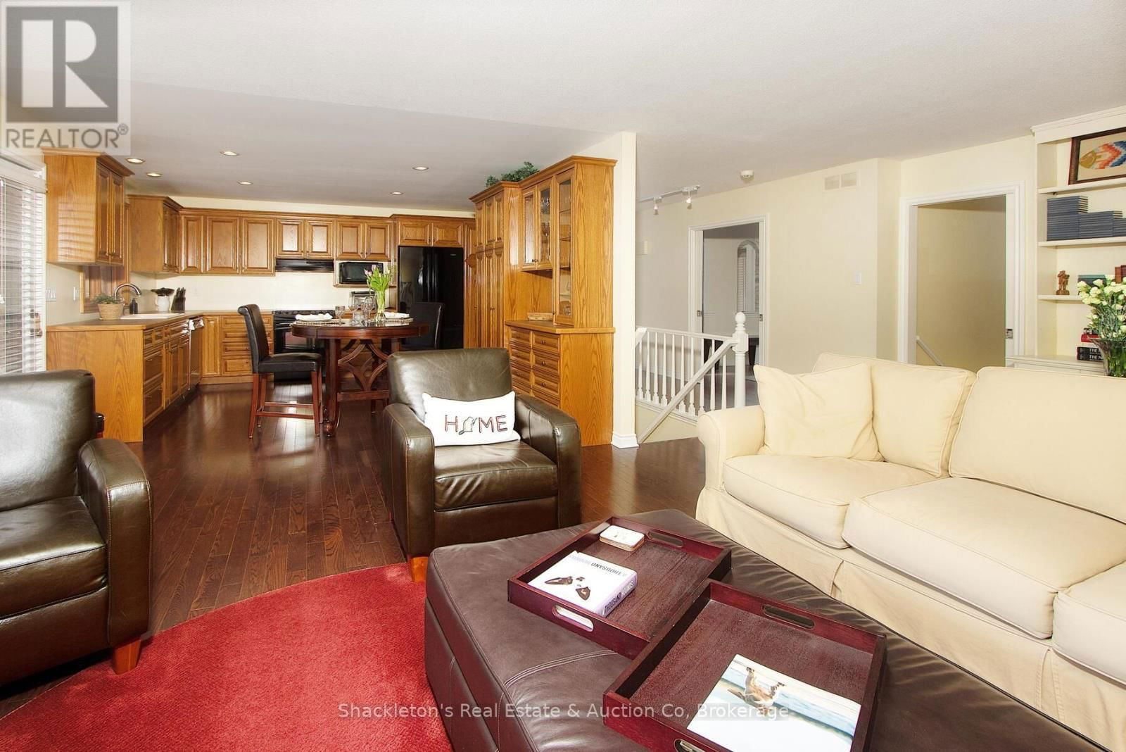 258 WINDERMERE COURT EAST Image 12