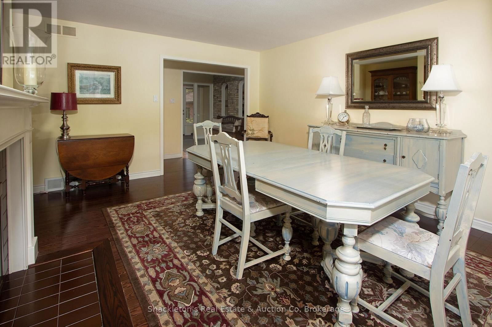 258 WINDERMERE COURT EAST Image 15