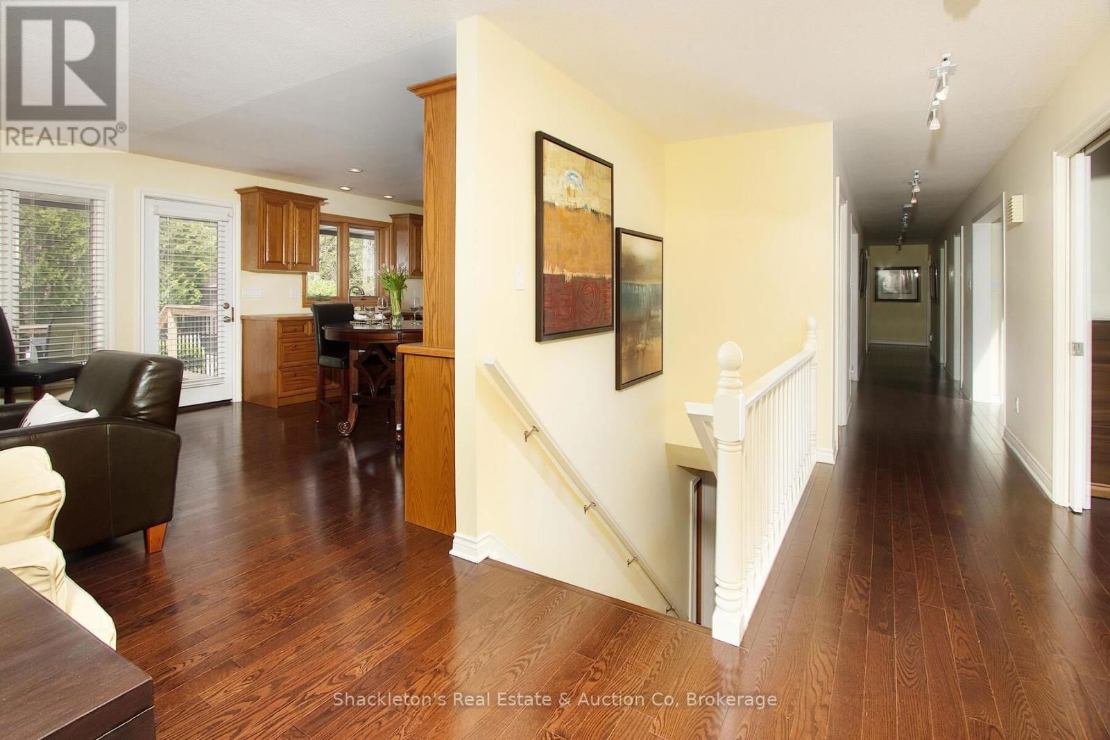 258 WINDERMERE COURT EAST Image 19
