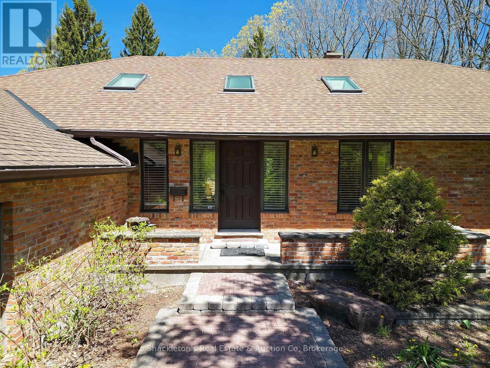 258 WINDERMERE COURT EAST Image 2