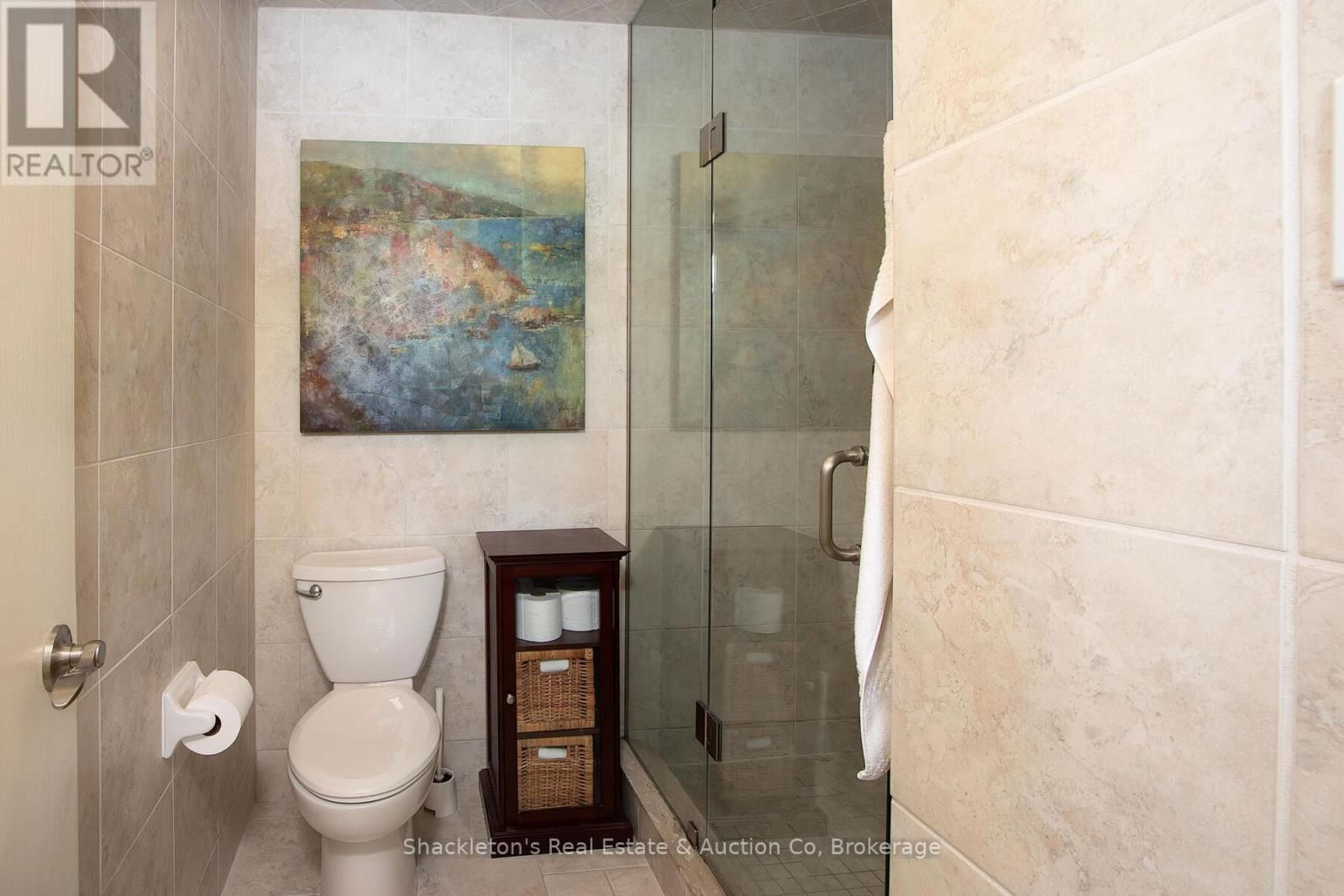 258 WINDERMERE COURT EAST Image 22