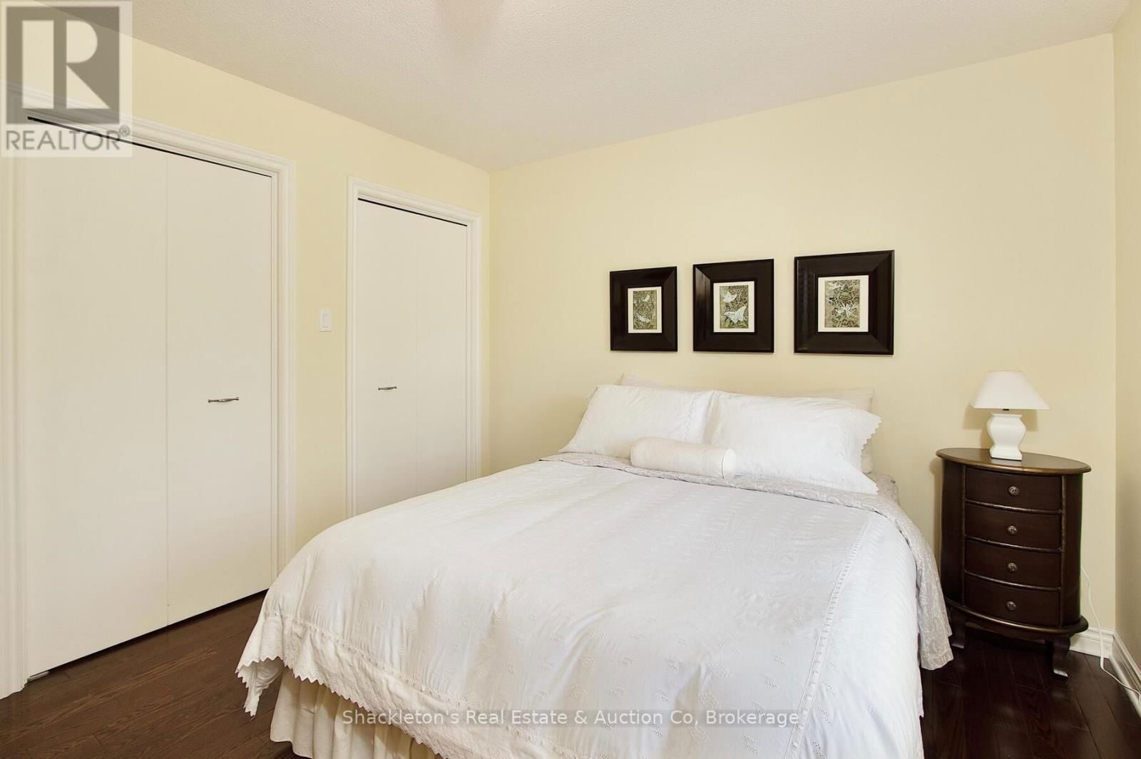 258 WINDERMERE COURT EAST Image 24