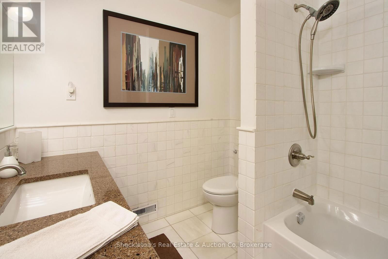 258 WINDERMERE COURT EAST Image 27