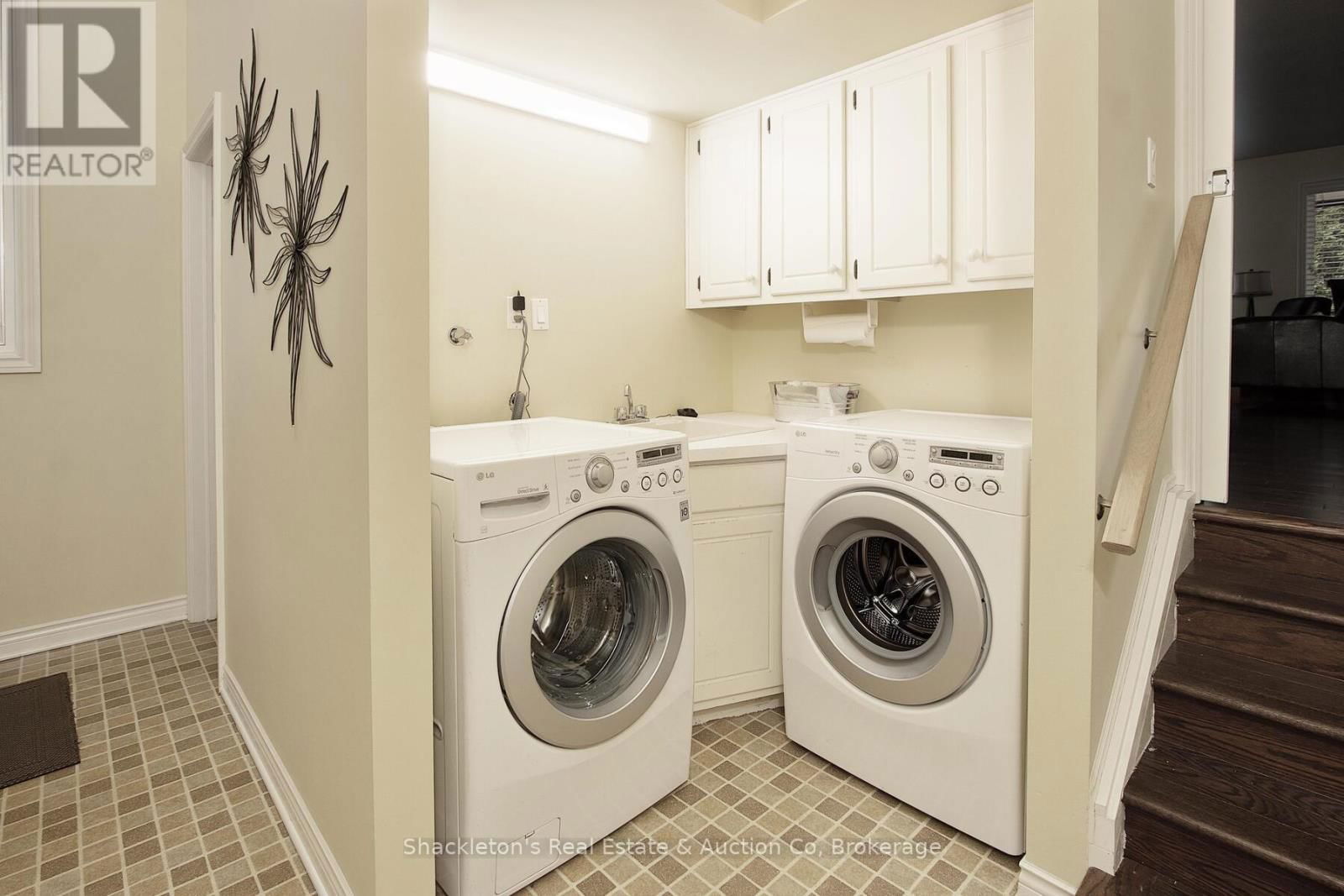 258 WINDERMERE COURT EAST Image 33