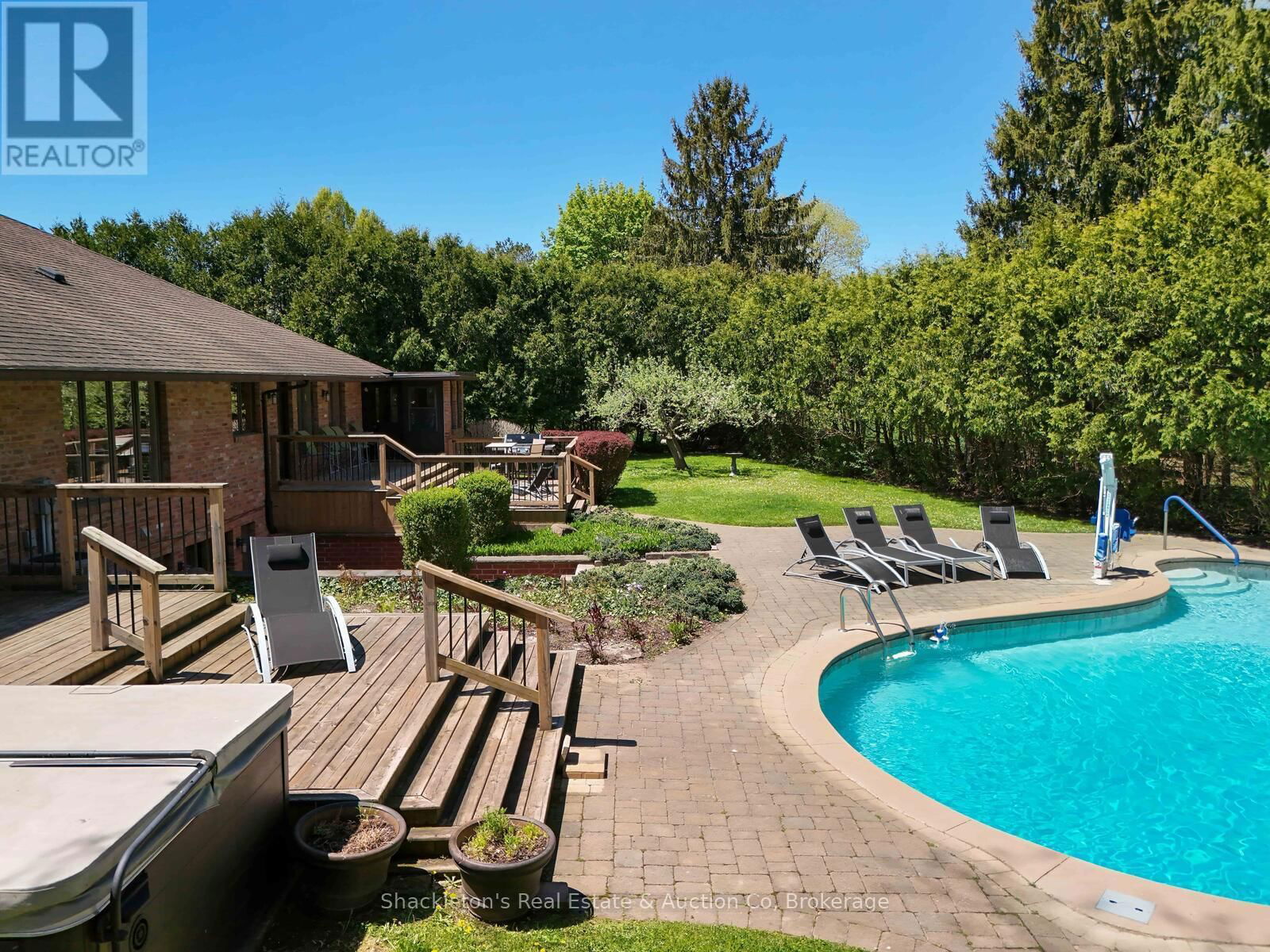 258 WINDERMERE COURT EAST Image 34