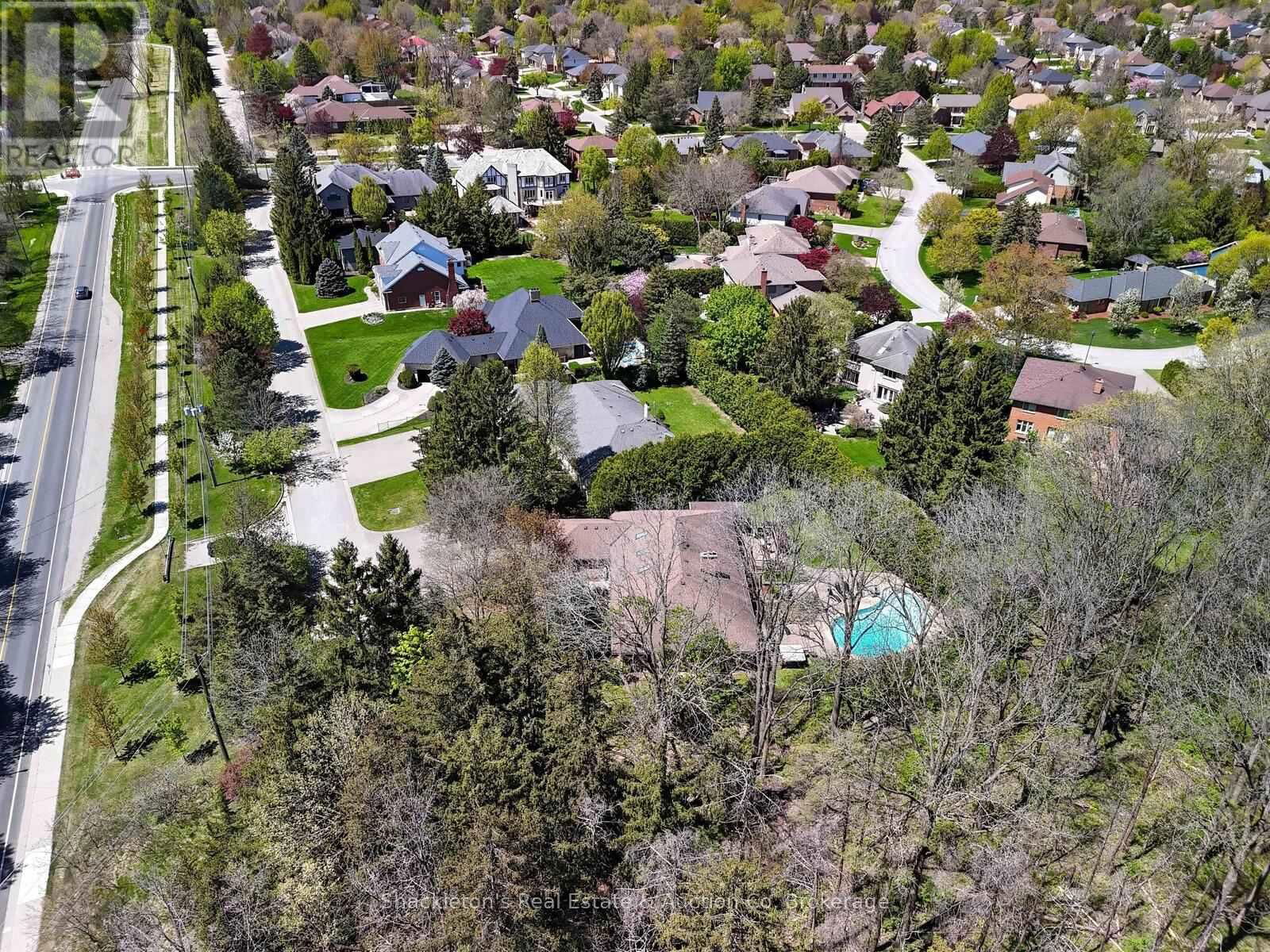 258 WINDERMERE COURT EAST Image 39