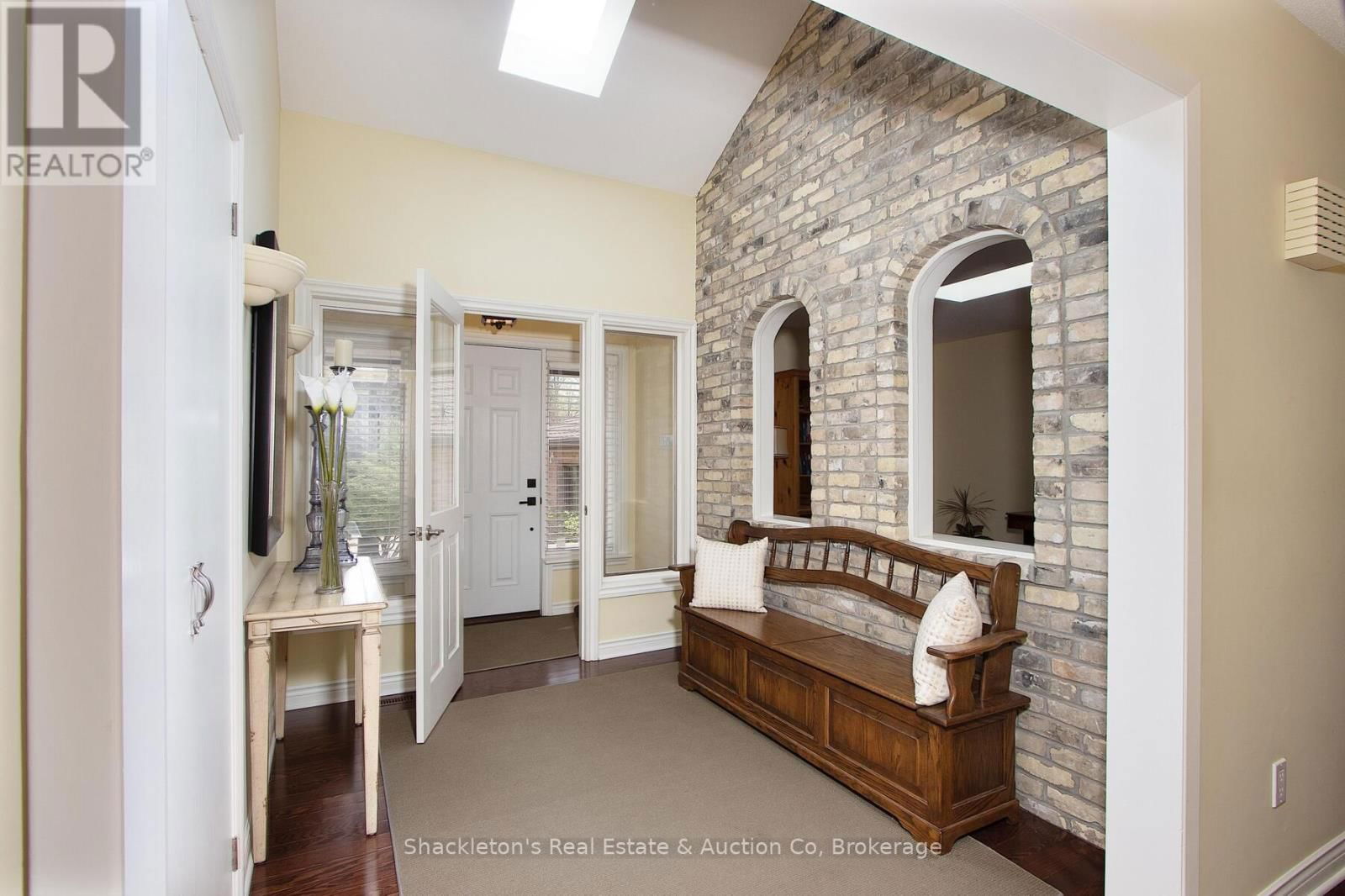 258 WINDERMERE COURT EAST Image 4